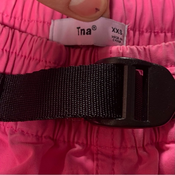 ARITZIA TNA Overload Cargo Pant in Hot Pink (Size XXS) - Picture 4 of 16